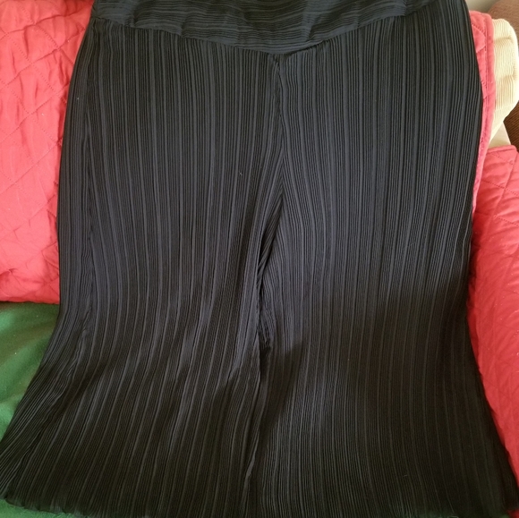 Womens Designer Pants, dress, and Suit - Picture 2 of 3